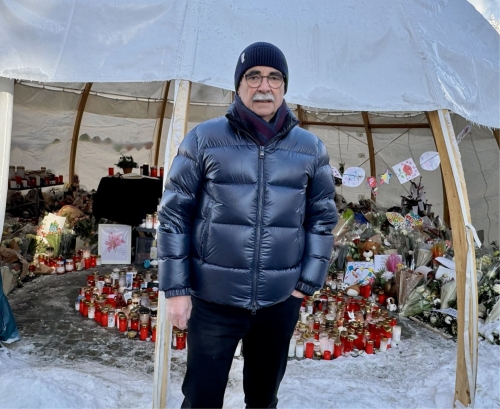De concert avec d'autres, le Rot. Yves Duc, président du RC Crans-Montana, coordonne l'aide rotarienne Photo: André Springer